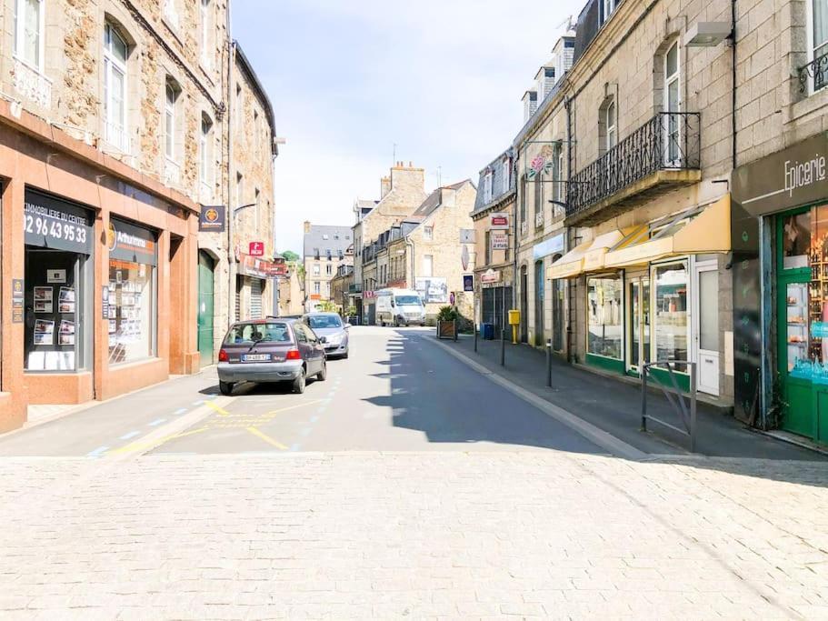 Nouveau ** Le Raffine Au Coeur De Guingamp ** Parking المظهر الخارجي الصورة