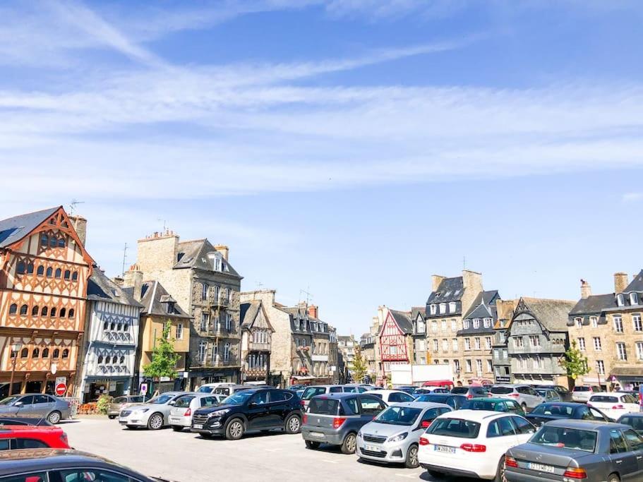 Nouveau ** Le Raffine Au Coeur De Guingamp ** Parking المظهر الخارجي الصورة